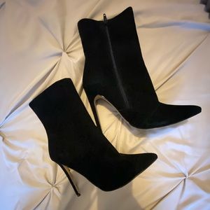 STEVE MADDEN WAGNER BOOTIES